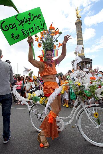 Christopher Street Day in Berlin: Die Bilder von der buntesten Parade der Stadt zum Durchklicken.