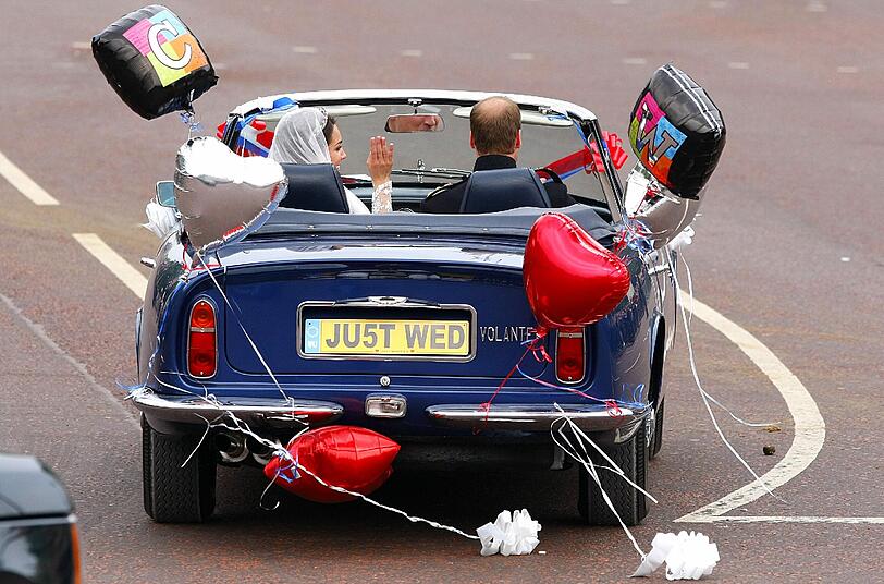 Die Trauung, die Kutschfahrt, der Kuss - die schönsten Bilder von der Traumhochzeit in London.