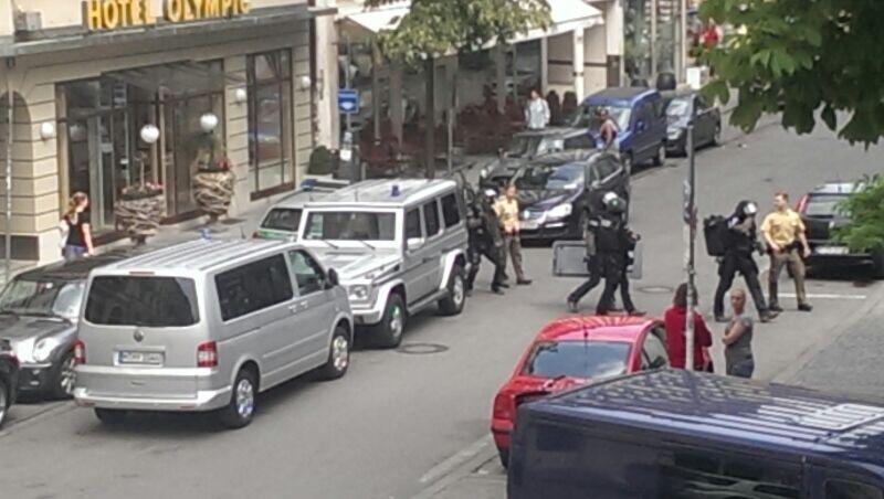SEK-Einsatz im Glockenbachviertel in der Hans-Sachs-Straße. Die Bilder.