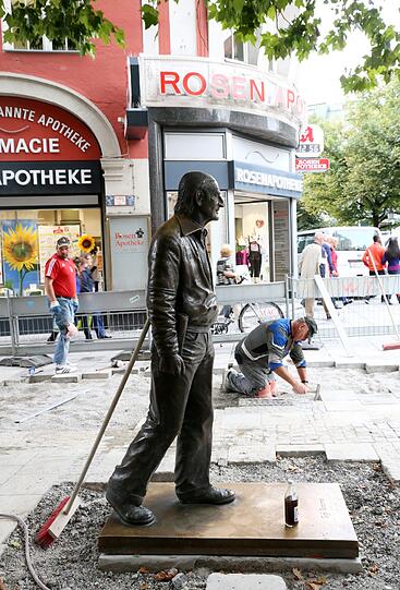 Doch nicht Viktualienmarkt: Sigi Sommer steht wieder an seinem alten Platz