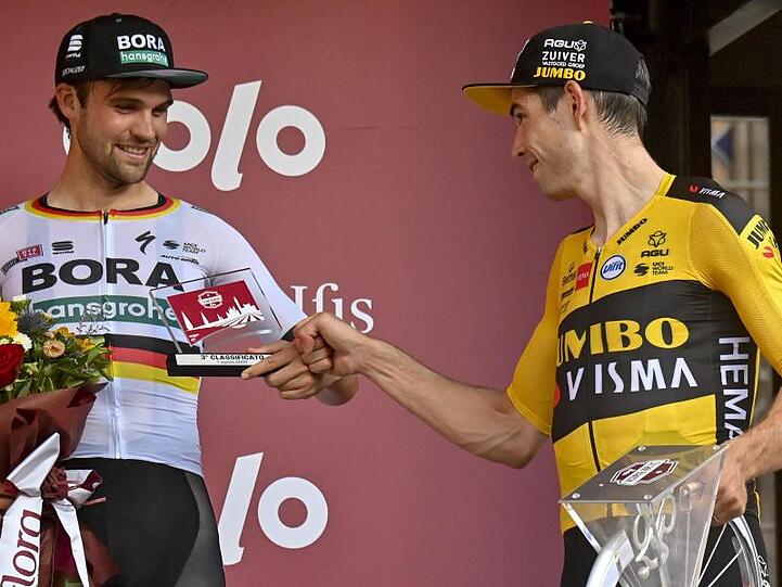 Re-Start bei Strade Bianche geglückt: Maximilian Schachmann (l) und Sieger Wout Van Aert.