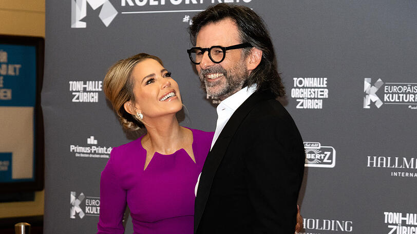 Im Juni 2019 lernte Sylvie Meis den Künstler Niclas Castello kennen. Nach Blitz-Verlobung und Hochzeit 2020 wurde im Februar 2023 die Trennung bekannt.