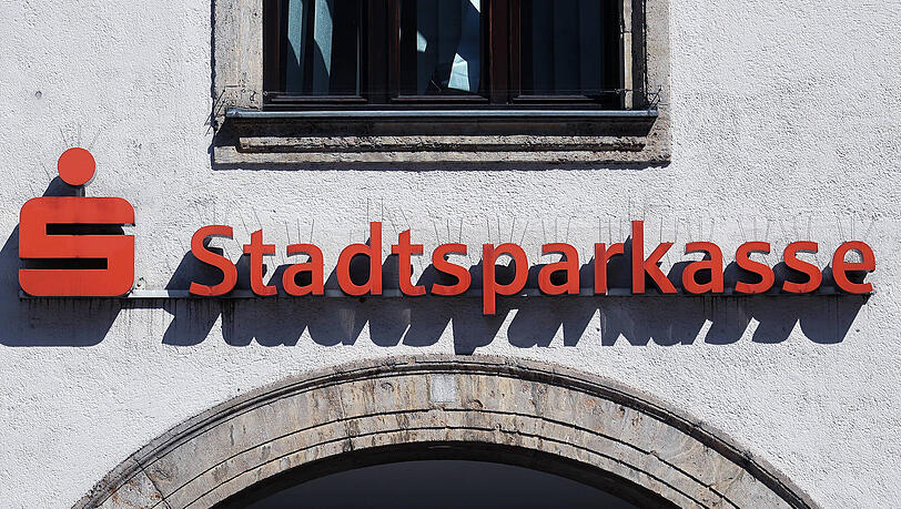 Die Stadtsparkasse akzeptiert den Vergleich mit den Sparern. Schon vor Ablauf der Fristen will die Bank den fehlenden Betrag ausbezahlen.