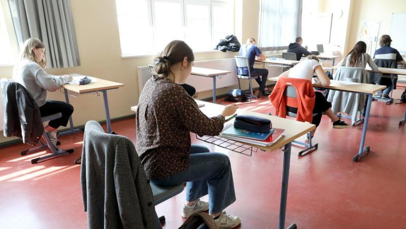 Nach sechswöchiger Schulschließung sind Rostock erstmals wieder Schüler in ihre Schulen zurückgekehrt. Nach sechswöchiger Schulschließung sind Rostock erstmals wieder Schüler in ihre Schulen zurückgekehrt.