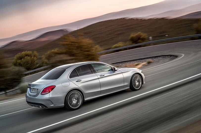 Soll neue Maßstäbe im Segment der unteren Premium-Mittelklasse setzen: Die neue Mercedes C-Klasse.