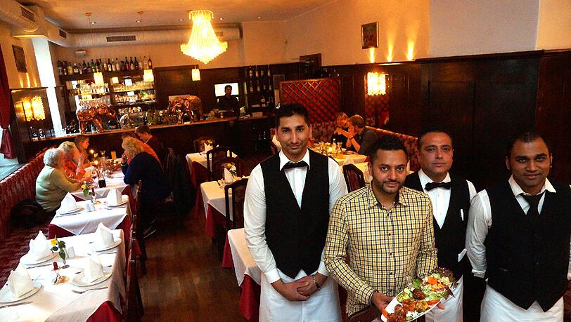 In Unterhaching betreibt Harpreet Singh die Gaststätte am Sportpark. Jetzt ist er mit seinem Team auch in Schwabing unterwegs.Dort hat er in der Belgradstraße das Taj aufgemacht. In Unterhaching betreibt Harpreet Singh die Gaststätte am Sportpark. Jetzt ist er mit seinem Team auch in Schwabing unterwegs.Dort hat er in der Belgradstraße das Taj aufgemacht.