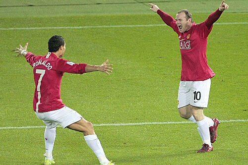 Klub-Weltmeister: Torschütze Rooney (r.) jubelt mit Ronaldo