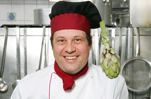 "Für mich heißt gesunde Ernährung, regionale und saisonale Bio-Lebensmittel in der Küche zu verwenden&ldquo;: Christian Kolb kocht für Tollwood.
