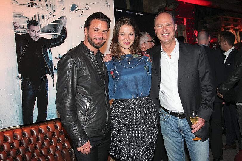 Stephan Luca, Jessica Schwarz und Bernhard Kuhnt (Director European Operations Jaguar/Land Rover)