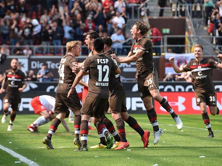 Der FC St.Pauli feierte einen Heimsieg gegen Jahn Regensburg.