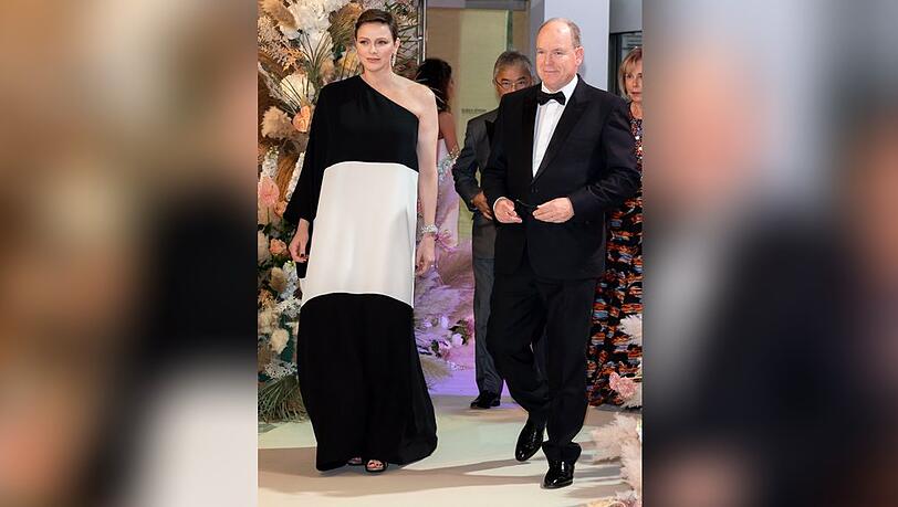 Charlène von Monaco und Fürst Albert II. machten sich für das Galadinner schick. Charlène von Monaco und Fürst Albert II. machten sich für das Galadinner schick.