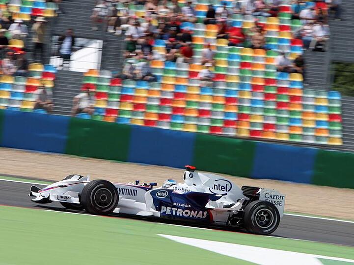 Auf ein Neues: BMW verlängerte den Vertrag mit dem Mönchengladbacher Nick Heidfeld, der in dieser Saison schwer in der Kritik stand.
