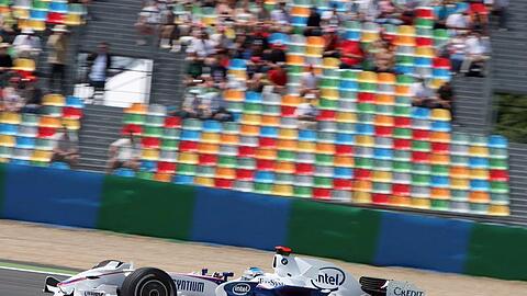 Auf ein Neues: BMW verlängerte den Vertrag mit dem Mönchengladbacher Nick Heidfeld, der in dieser Saison schwer in der Kritik stand.