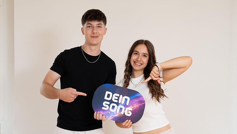 Aki und Rina (r) wurden von den Zuschauern zu den Gewinnern gek&uuml;rt.