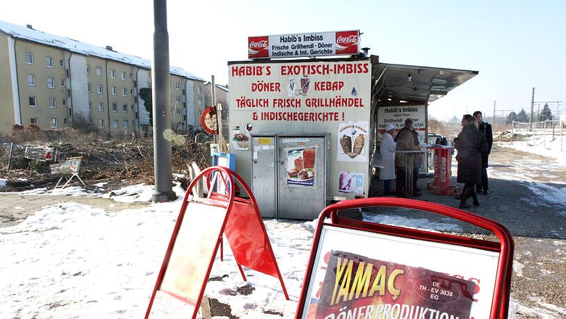 Wo Habibs Imbisswagen stand, werden jetzt ein Hotel und Läden gebaut. Dort ist kein Platz für den Dönerladen. Wo Habibs Imbisswagen stand, werden jetzt ein Hotel und Läden gebaut. Dort ist kein Platz für den Dönerladen.