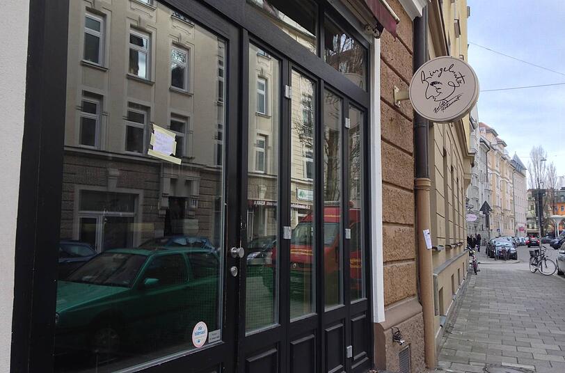 Seit September 2013 waren die Türen hier verschlossen, drinnen tat sich monatelang nichts. Jetzt wird im Café Ringelnatz renoviert.
