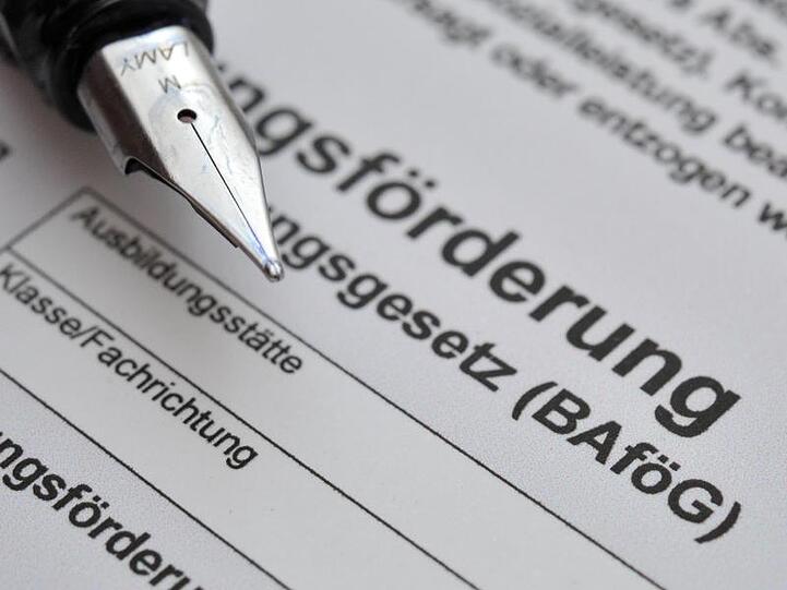 Immer weniger Studenten und Schüler bekommen Bafög. Das soll sich durch ein neues Gesetz ändern.
