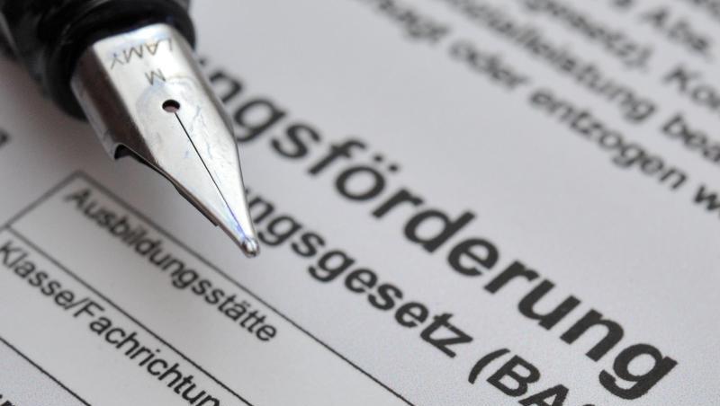 Immer weniger Studenten und Schüler bekommen Bafög. Das soll sich durch ein neues Gesetz ändern. Immer weniger Studenten und Schüler bekommen Bafög. Das soll sich durch ein neues Gesetz ändern.