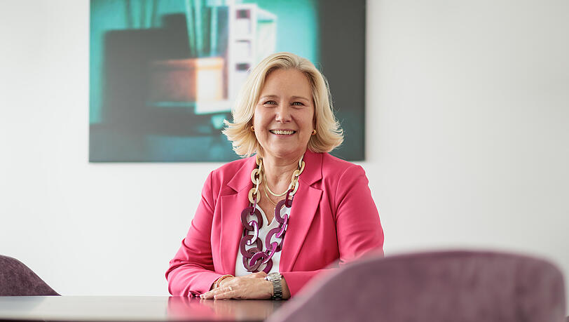 Sandra Bindler, die Vorstandsvorsitzende der Münchner Bank eG im Interview. 
