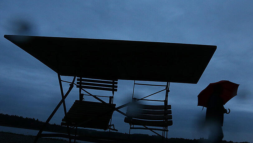 Regen und Wind stark Schnee und Eis: So ist die aktuelle Wetterlage in Bayern. (Archivbild)