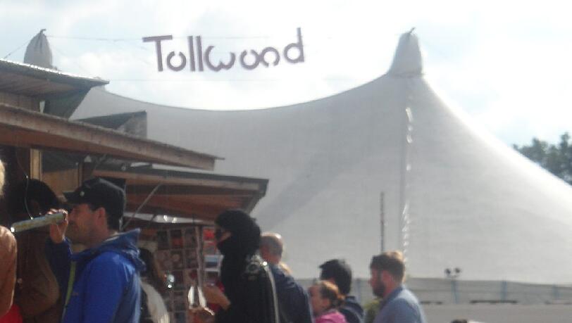 Auch die kleinen Familienmitglieder haben Spaß auf dem Tollwood. Auch die kleinen Familienmitglieder haben Spaß auf dem Tollwood.