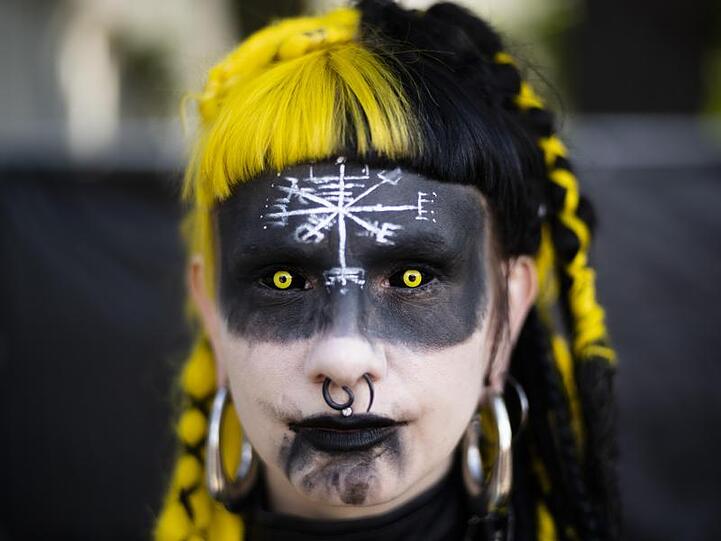 Julia aus München beim Wave-Gotik-Treffen.