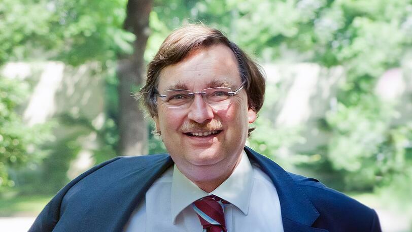 MOOSACH: Joachim Unterländer (CSU) hat es mit 39,5 Prozent (+5,3 %) wieder geschafft. Gegen Diana Stachowitz (SPD, 31,7 Prozent) verteidigte er sein Landtagsmandat im Münchner Norden. Unterländer vertritt den Stimmkreis seit 1994 unangefochten im Landtag.