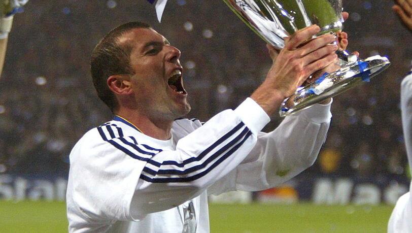 Der vielleicht eleganteste Fußballer aller Zeiten, aber sicher nicht der erfolgreichste: Zinédine Zidane hat nur wenige Titel gewonnen, dafür aber die wichtigsten, 2002 die Champions League. Der vielleicht eleganteste Fußballer aller Zeiten, aber sicher nicht der erfolgreichste: Zinédine Zidane hat nur wenige Titel gewonnen, dafür aber die wichtigsten, 2002 die Champions League.