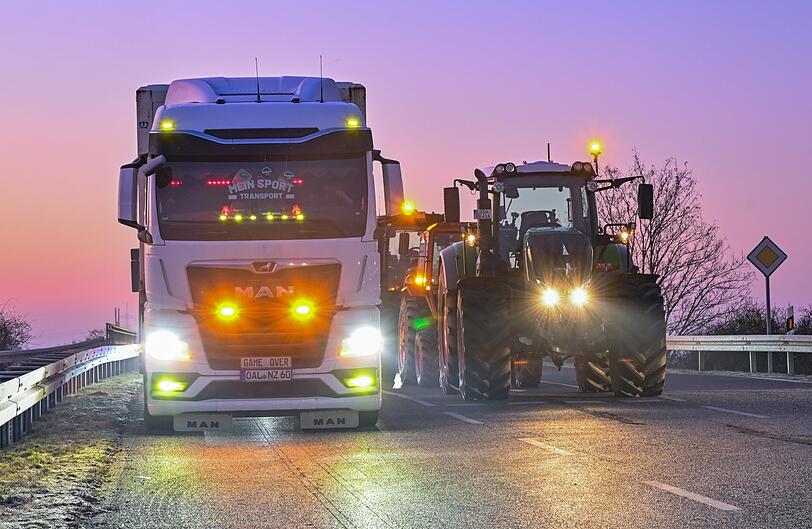 Das gibt Stau: Am Freitag wollen über 1600 Brummifahrer aus ganz Bayern mit ihren Sattelzügen zur Theresienwiese rollen. Sie protestieren unter anderem gegen die fast verdoppelte LKW-Maut.