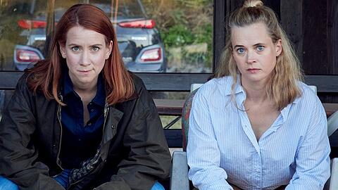 Lena Dörrie (l.) und Caroline Hanke spielten die "Mordsschwestern" in der ZDF-Krimireihe.