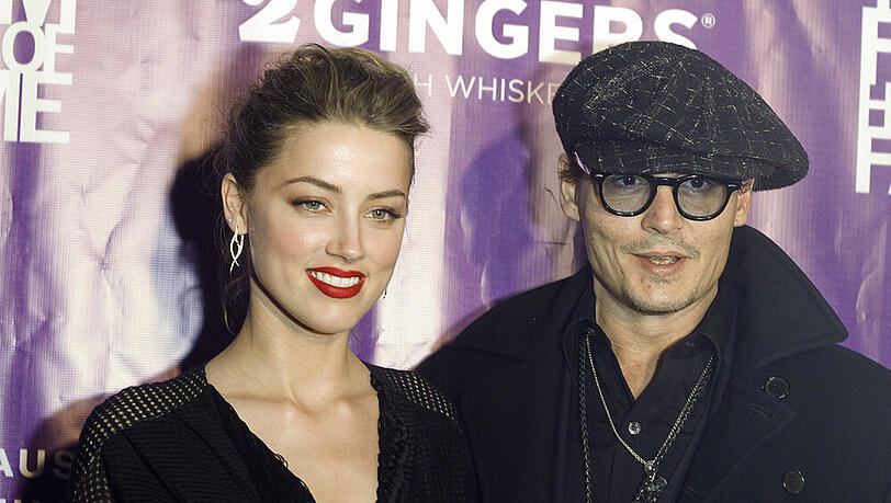 Amber Heard und Johnny Depp trennen 23 Jahre. Aber es verbindet sie auch viel. Inzwischen sind sie sogar verlobt. Amber Heard und Johnny Depp trennen 23 Jahre. Aber es verbindet sie auch viel. Inzwischen sind sie sogar verlobt.