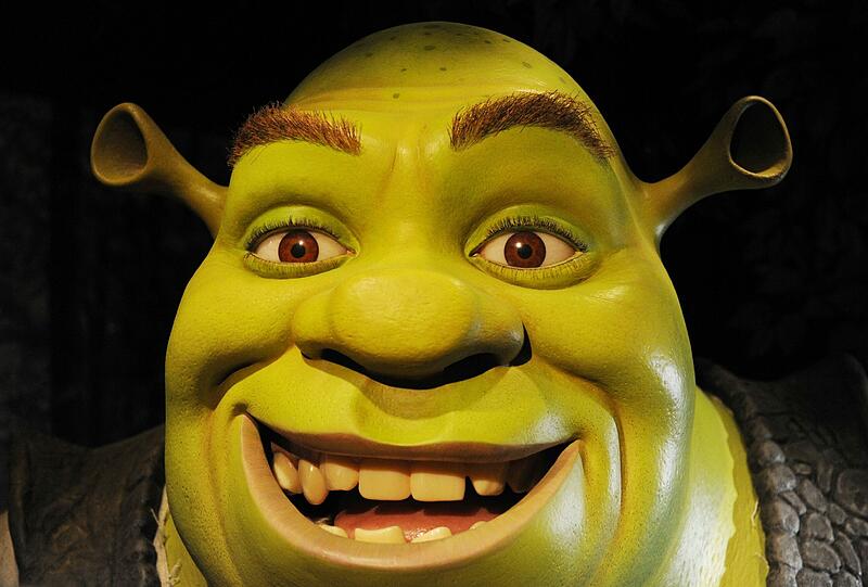 Beim Sommerfest der International Preschool Nymphenburg zeigen die Kinder ein aufwändig inszeniertes Theaterstück. Mit dabei: Oger, Esel und viel Shrek.