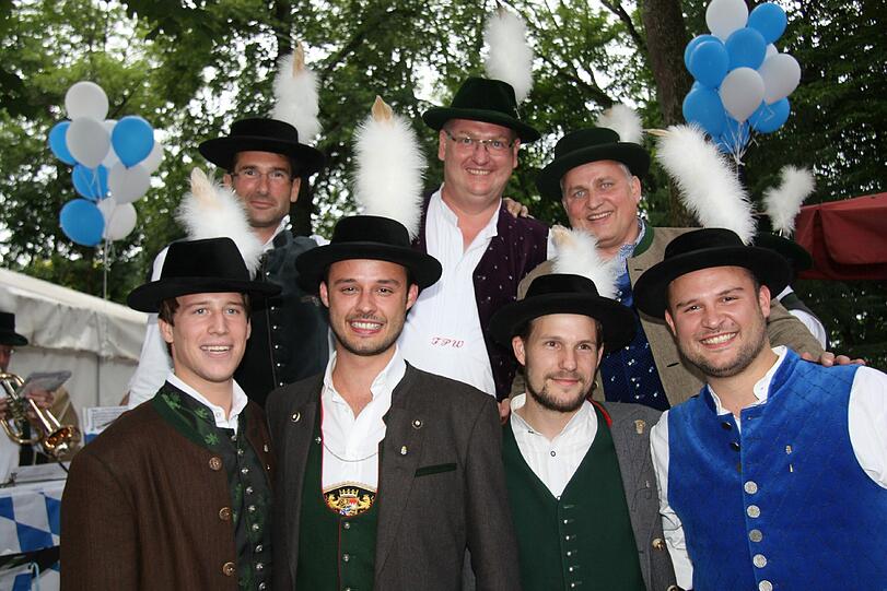 Die neuen &bdquo;Filser Buam&ldquo; in der ersten Reihe (v. l.): Ludwig Reinbold, Kaspar Rattenhuber, Alexander Deubl, Xaver Rattenhuber.