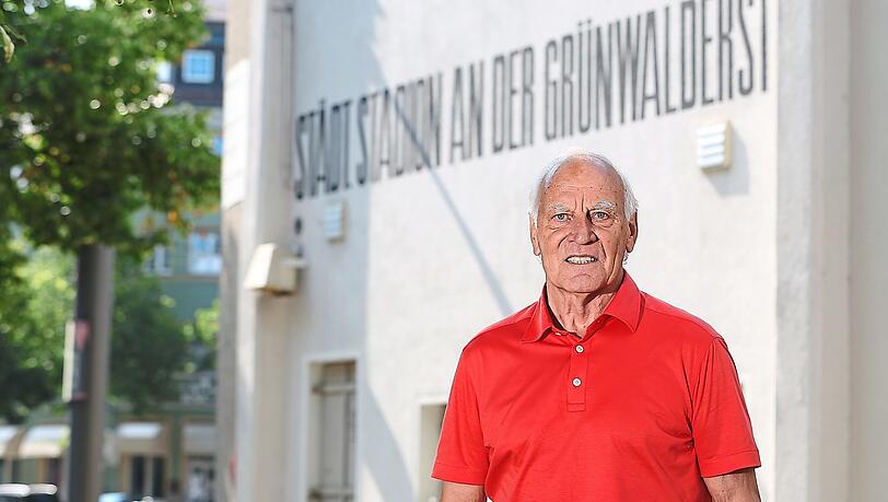 Bulle Roth am Grünwalder Stadion - dort, wo alles begann, dort, wo seine fußballerischen Träume wahr wurden.
