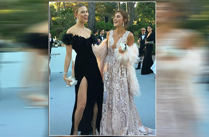 Dabei hat Stefanie sichtlich Spaß mit Modelkollegin Karlie Kloss.