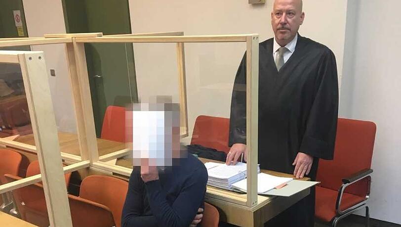 Der Angeklagte und sein Anwalt Christian Steinberger.