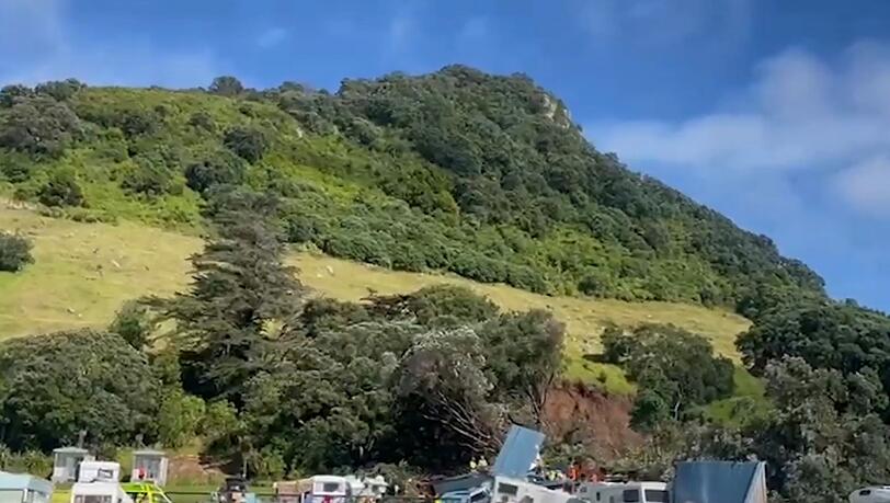 Der Erdrutsch auf einem Campingplatz begrub unter anderem den Toilettenblock.