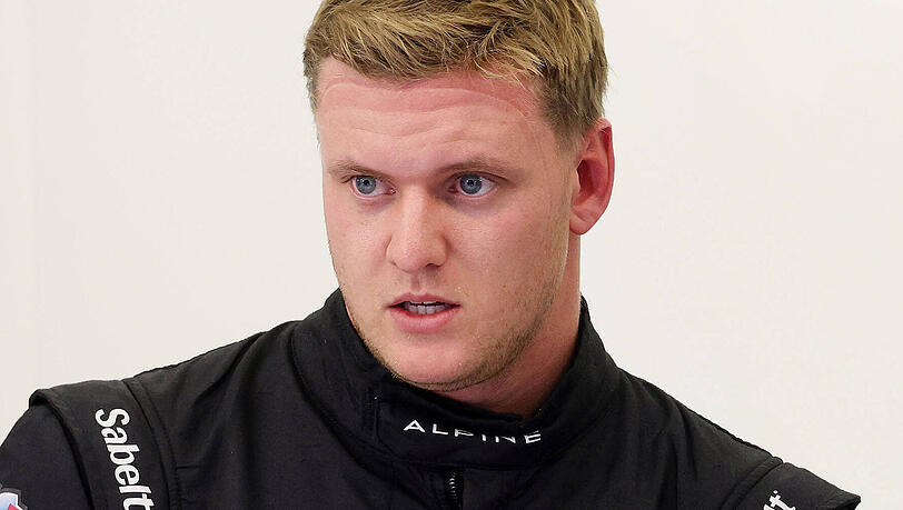 Mick Schumacher fährt seit fast zwei Monaten mit einem Knochenbruch. Mick Schumacher fährt seit fast zwei Monaten mit einem Knochenbruch.