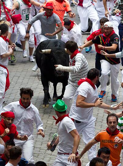 Stierhatz brutal: Aktuelle Bilder aus Pamplona.