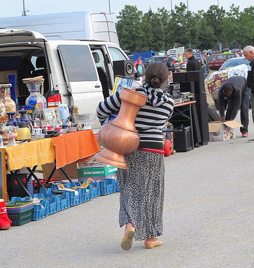 Eine Beziehungskrise in aller Öffentlichkeit (erstes Foto) und viele weitere Impressionen vom Riemer Flohmarkt.