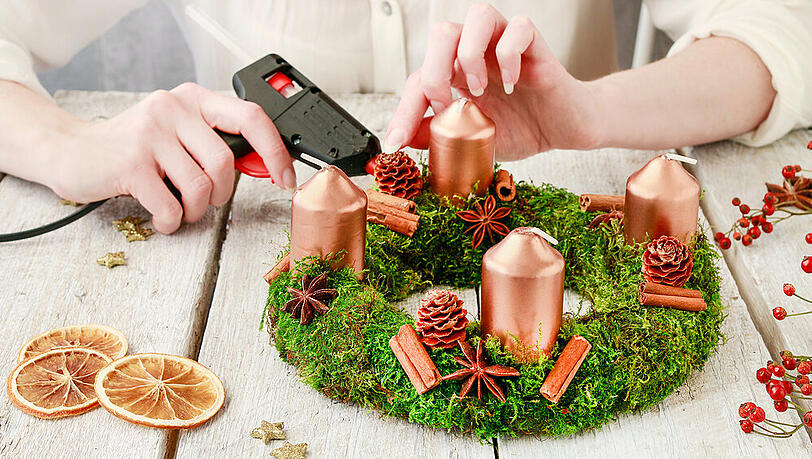 Bei selbstgemachten Adventskränzen ist Kreativität gefragt. Bei selbstgemachten Adventskränzen ist Kreativität gefragt.