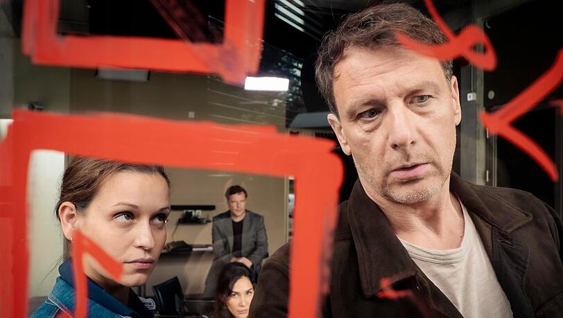 "Dünentod - Ein Nordsee-Krimi: Falsches Spiel": Tjark Wolf (Hendrik Duryn, r.) und Rena Fehmerling (Kristin Suckow, l.) ermitteln.