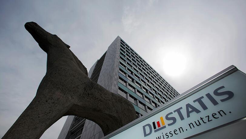Bezogen auf die gesamte Wirtschaftsleistung lag das Plus bei 1,2 Prozent, wie das Statistische Bundesamt mitteilte. Foto: Fredrik von Erichsen Bezogen auf die gesamte Wirtschaftsleistung lag das Plus bei 1,2 Prozent, wie das Statistische Bundesamt mitteilte. Foto: Fredrik von Erichsen
