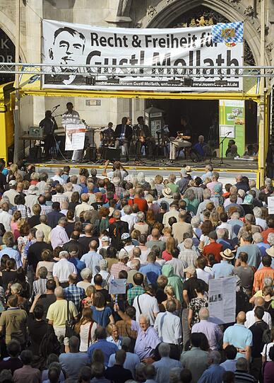Die Bilder von Kundgebung von Gustl Mollath und seinen Unterstützern am Marienplatz.