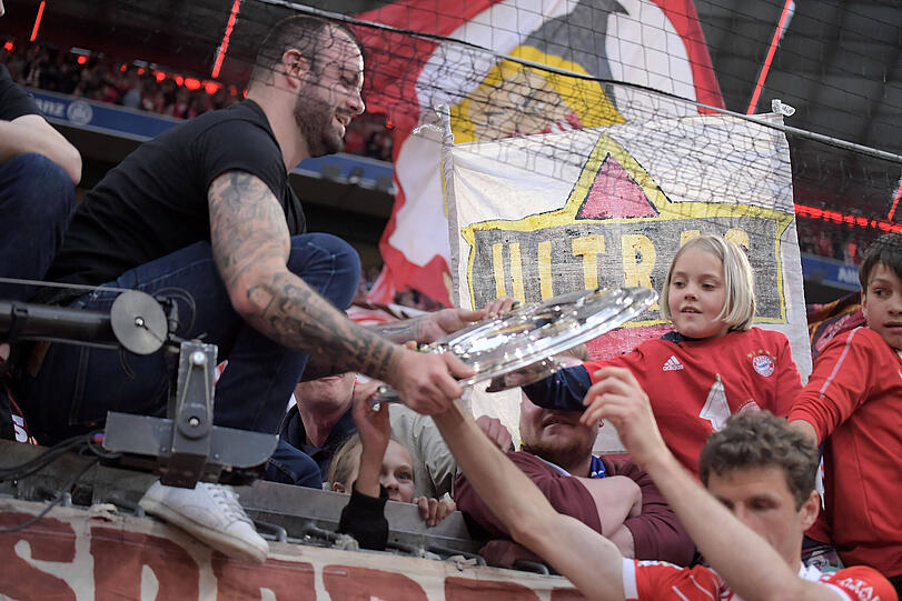 So feierten die Bayern den zehnten Meistertitel in Folge.