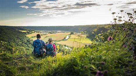 Der Michelsberg bei Kipfenberg: Auf dieser Wanderung öffnen sich weite Blicke ins Altmühltal.