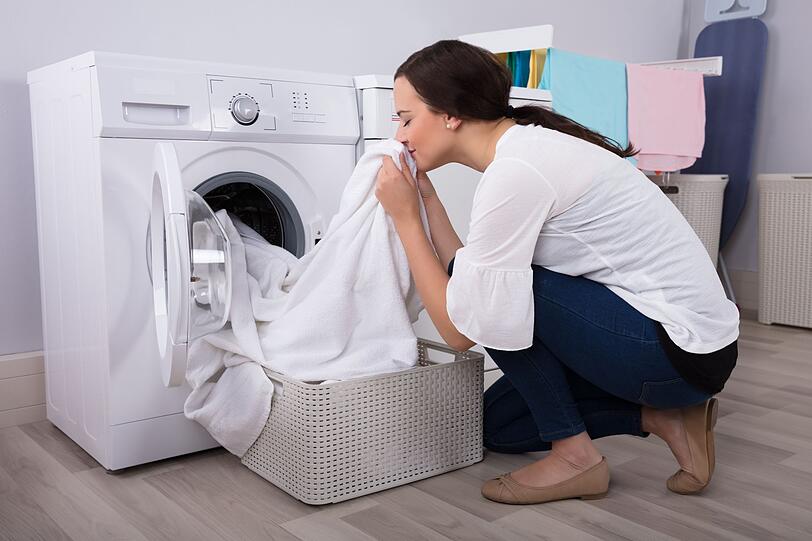 Ein Traumpaar: Handtücher und Trockner. Sie werden beim maschinellen Trocknen erst richtig flauschig, sodass Sie beim Waschen auf Weichspüler verzichten können. Ein Traumpaar: Handtücher und Trockner. Sie werden beim maschinellen Trocknen erst richtig flauschig, sodass Sie beim Waschen auf Weichspüler verzichten können.