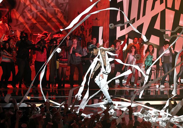 Ein musikalisches Highlight war Wiz Khalifa - seit 2006 ist der US-Rapper groß im Geschäft. Mit seinem neuen Album "Rolling Papers" schaffte er es soagr auf den 2. Platz der Billboard-Charts.