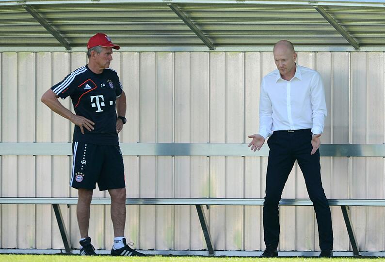 FC Bayern-Trainer Jupp Heynckes versammelte nach dem ersten freien Wochenende seit zwei Monaten seine Mannschaft am Montagnachmittag wieder zum Training um sich. Aufgrund der Länderspiel-Abstellungen und Verletzungen konnte er aber nur acht Spieler an der Säbener Straße begrüßen.