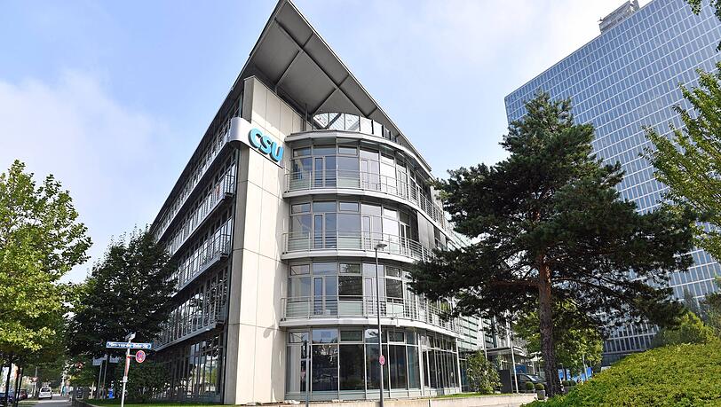 Die CSU-Landesleitung (Franz Josef Strauß-Haus) in der Mies-van-der-Rohe-Straße in Schwabing-Freimann.